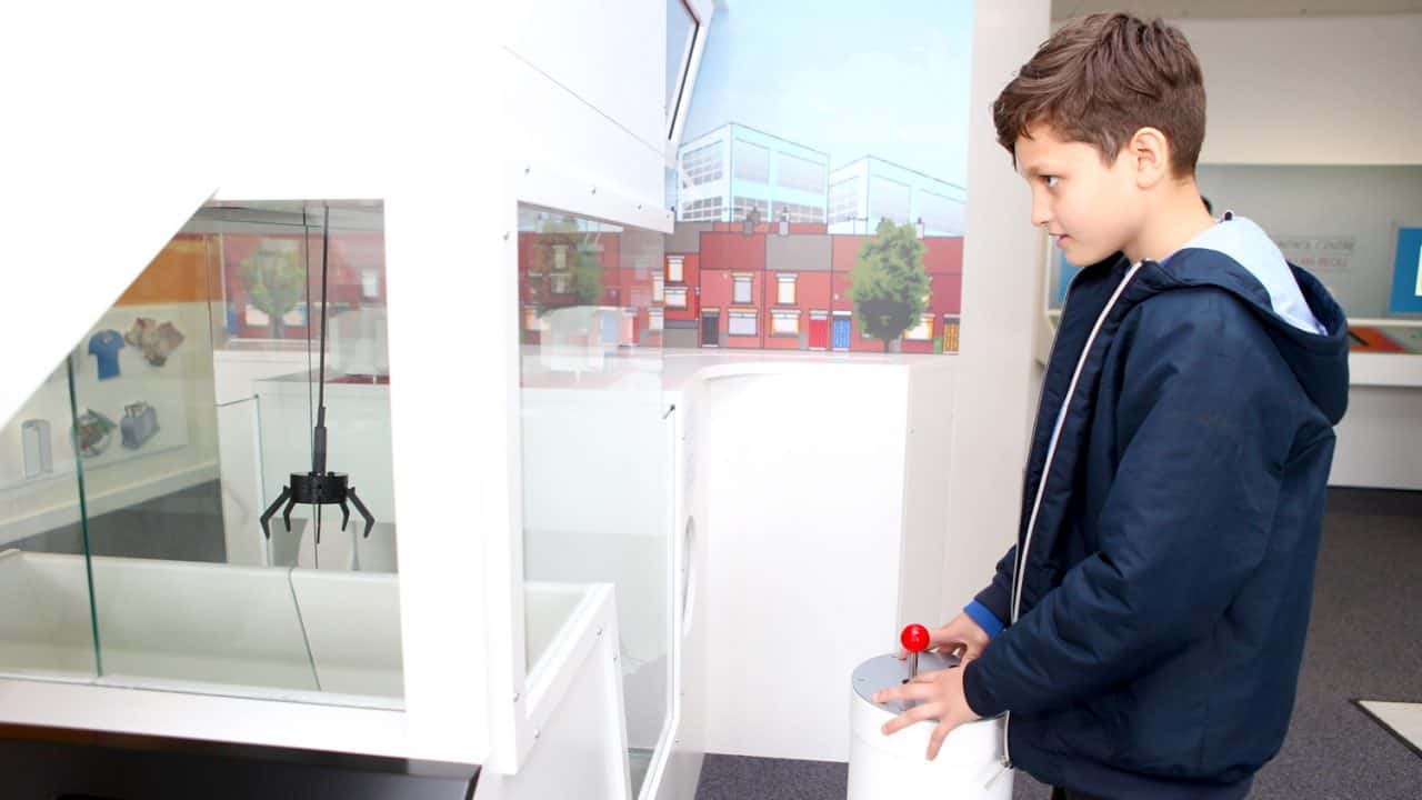 Viridor Visitor Centre, Cardiff - blackbox-av