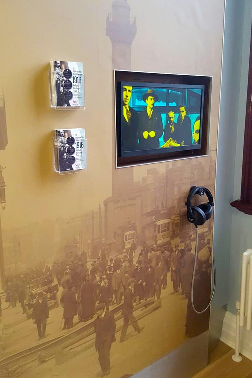 Belfast City Hall Exhibition with AutoPlay Double Cup Headphones & Magnetic Hanger