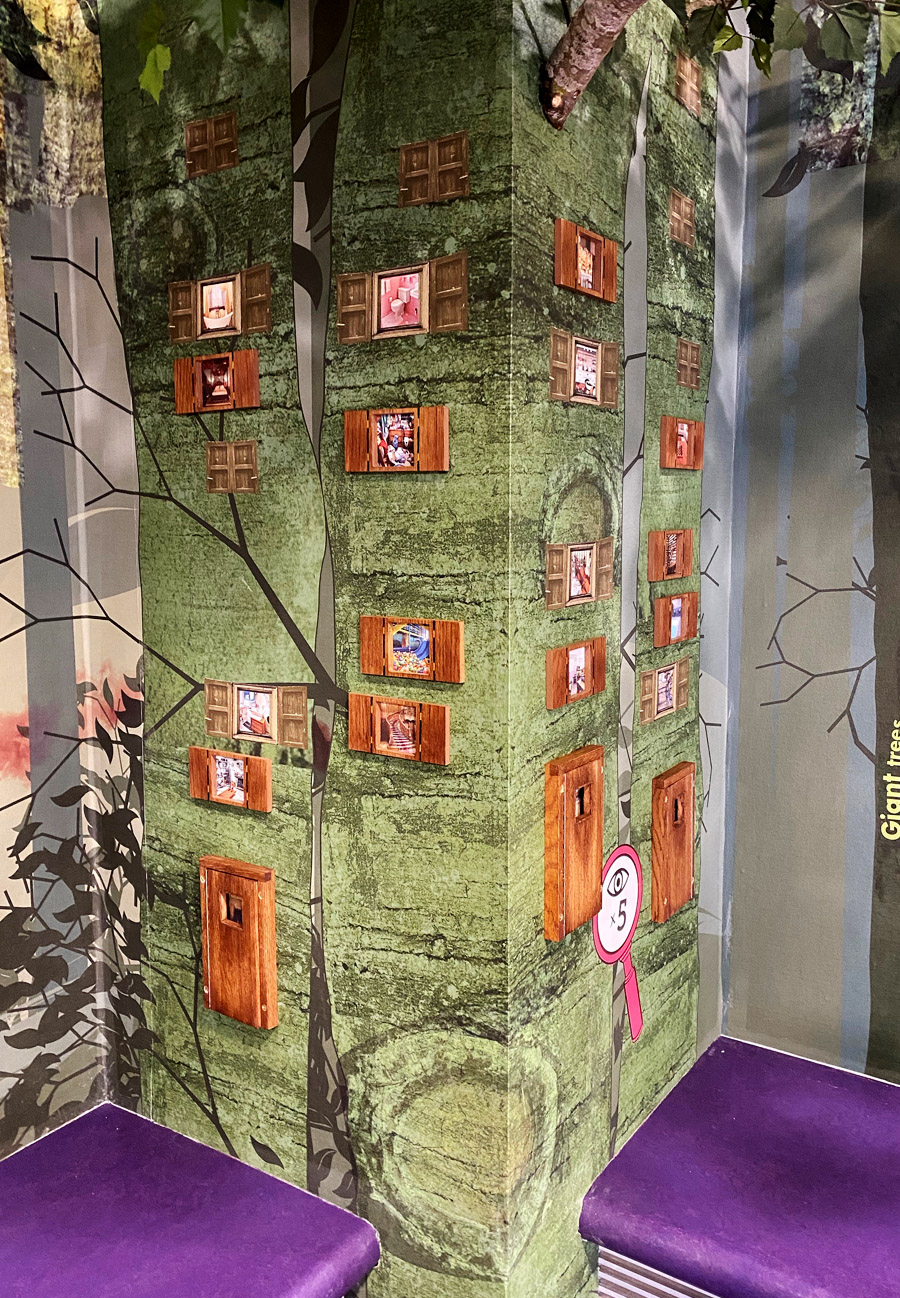 Tree trunk corner at Roald Dahl Museum