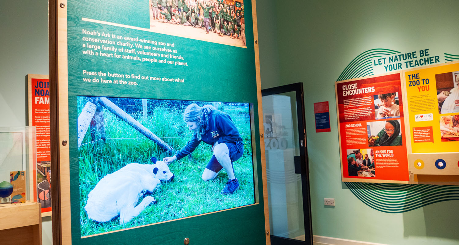 32 Inch Mediascreen installed at Noah's Ark Zoo Farm