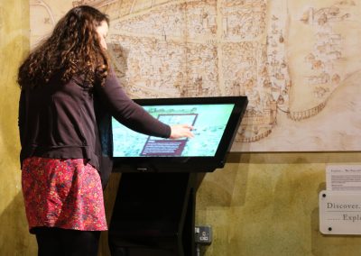 32″ Kiosk & Lightbox 3 – Hull and East Riding Museum