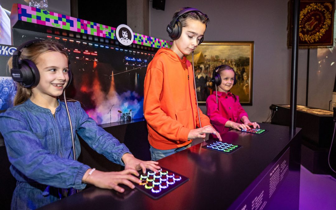 Headphones – Limburgs Museum