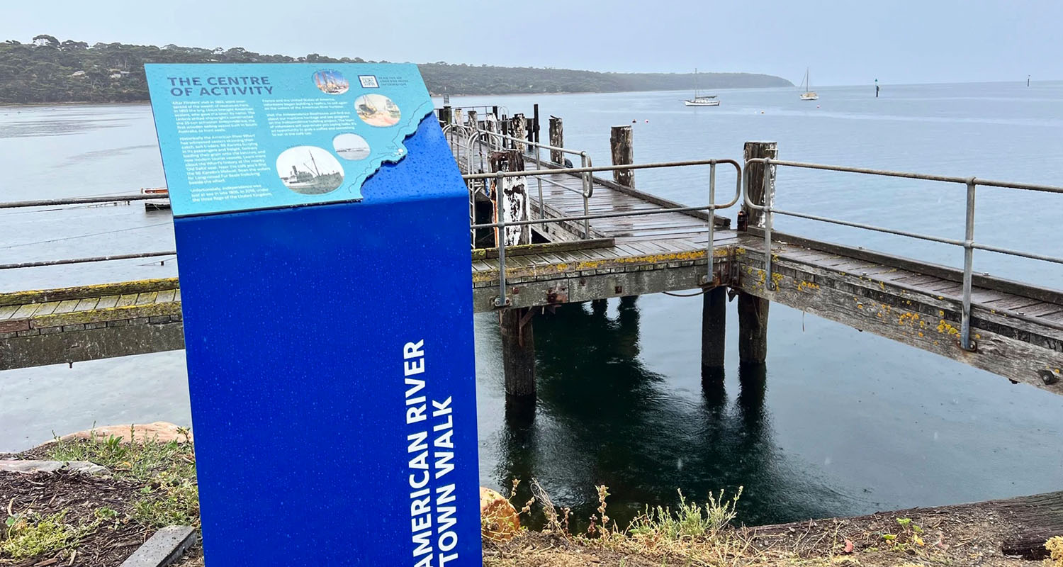 Blue Sign by the sea at Kangaroo Island