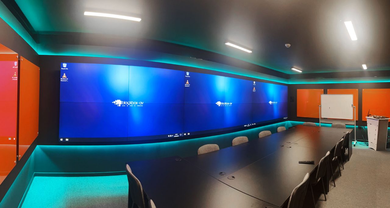 Video Wall – Customer Experience Room - blackbox-av