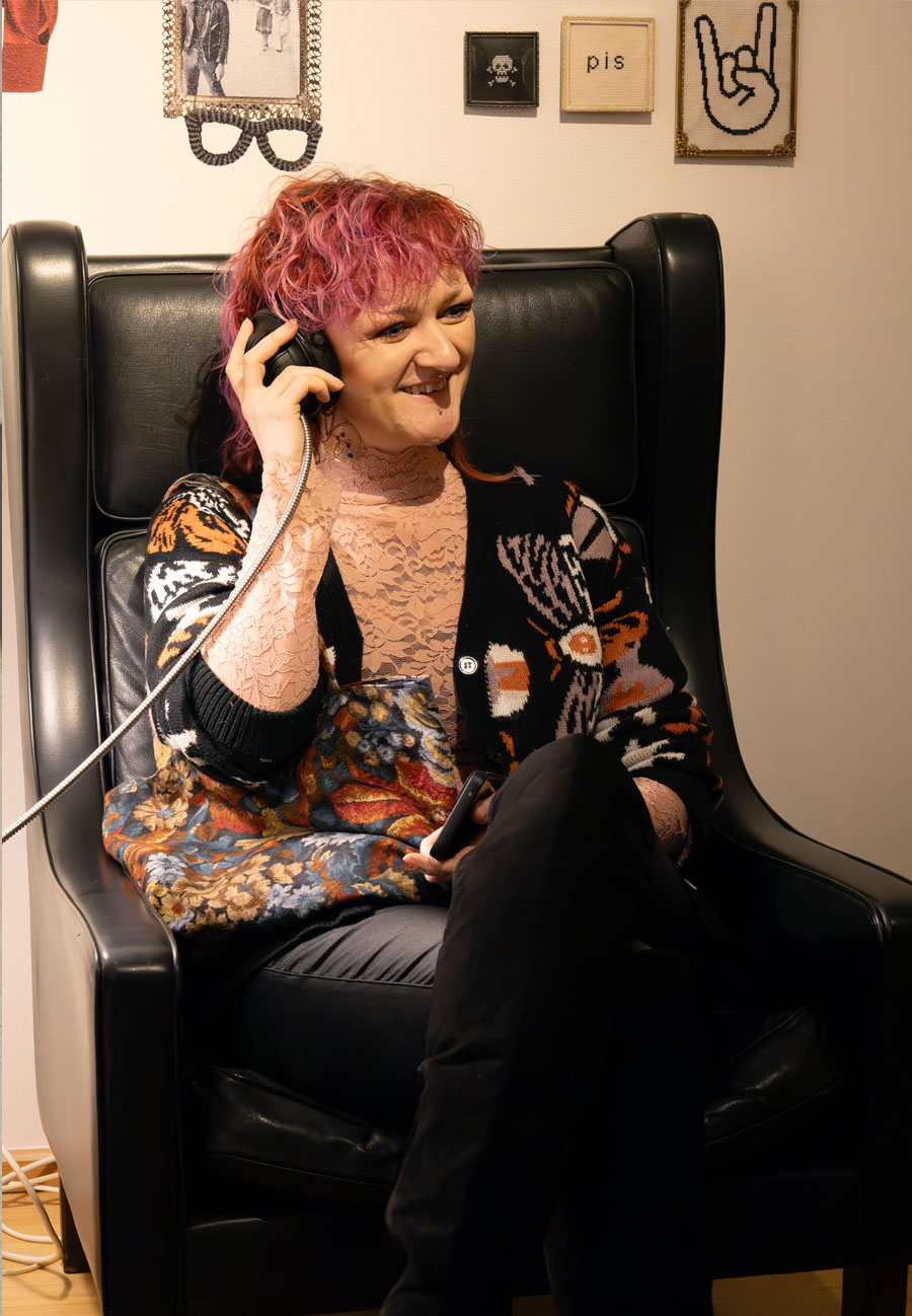 Single Cup Headphone in use at Greve Museum (portrait)