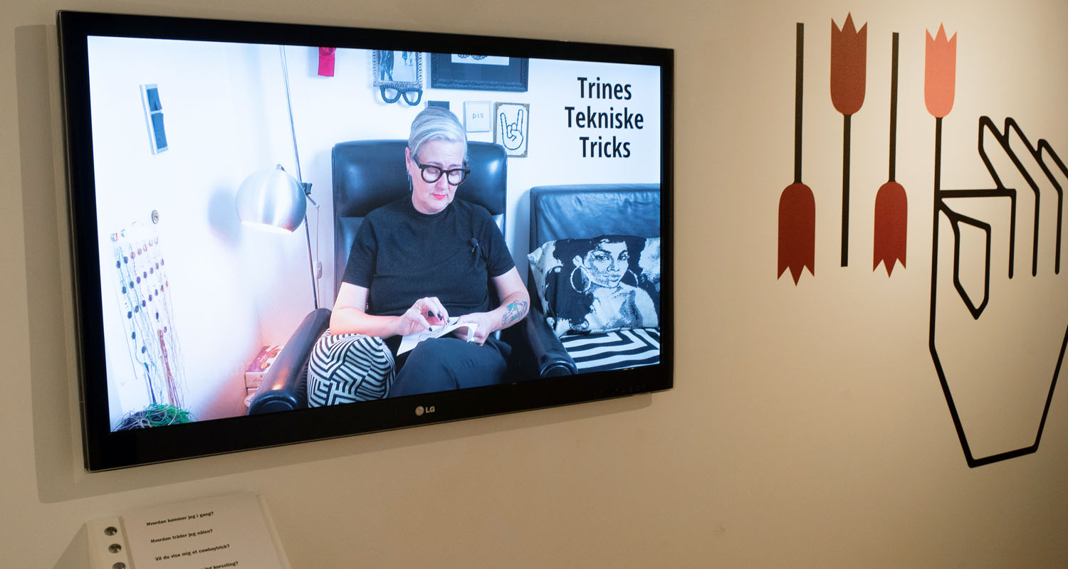 VideoClip-HD8 and buttons powering a screen at Greve Museum
