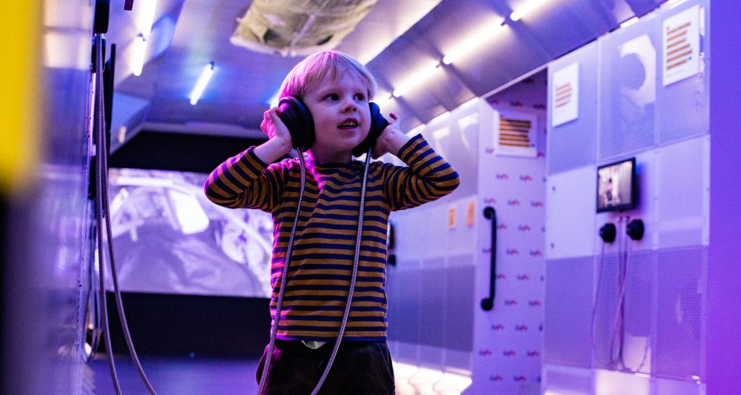 Single Cup Headphones – Life Science Centre