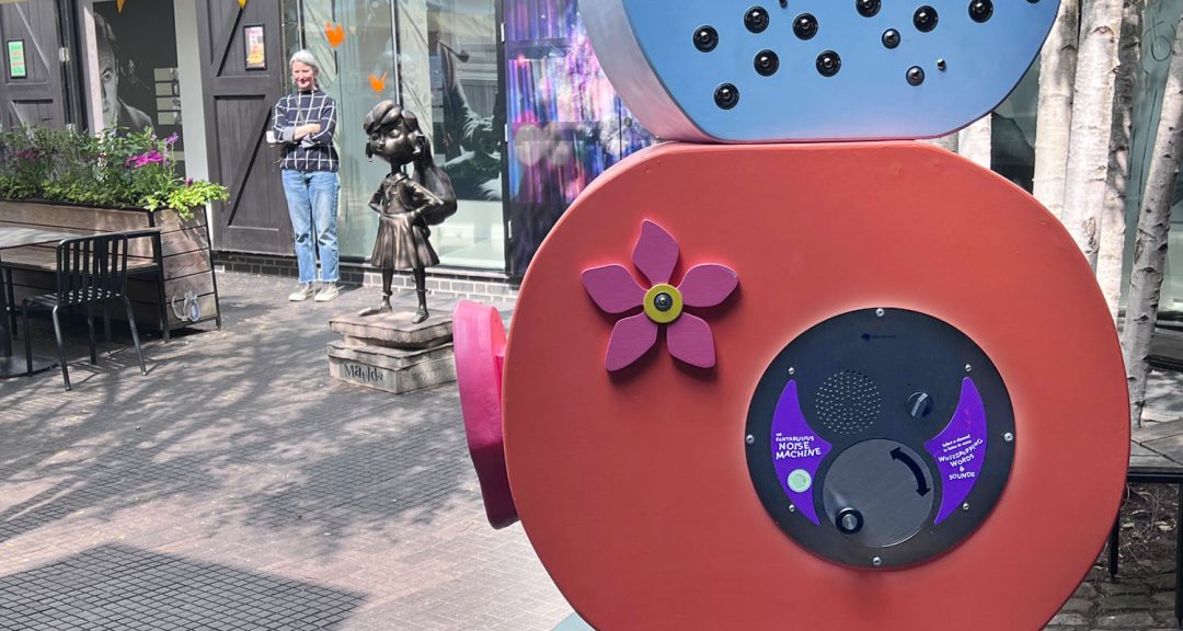 Oversized U-Turn – The Roald Dahl Museum